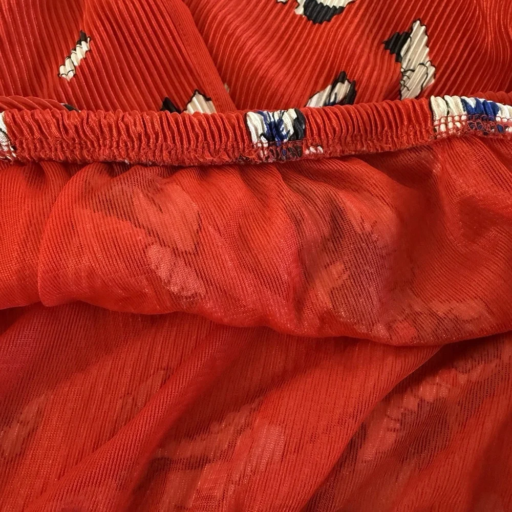ASTR the Label‎ Puff Sleeve Bubble Hem Blouse Red Floral Women's Size Large